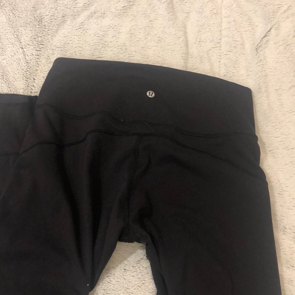 Black lululemon in movement leggings 25’’